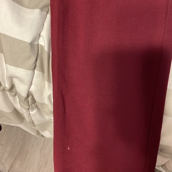 Kut from the Kloth maroon trouser skinny pants size 4L. - Picture 8 of 12